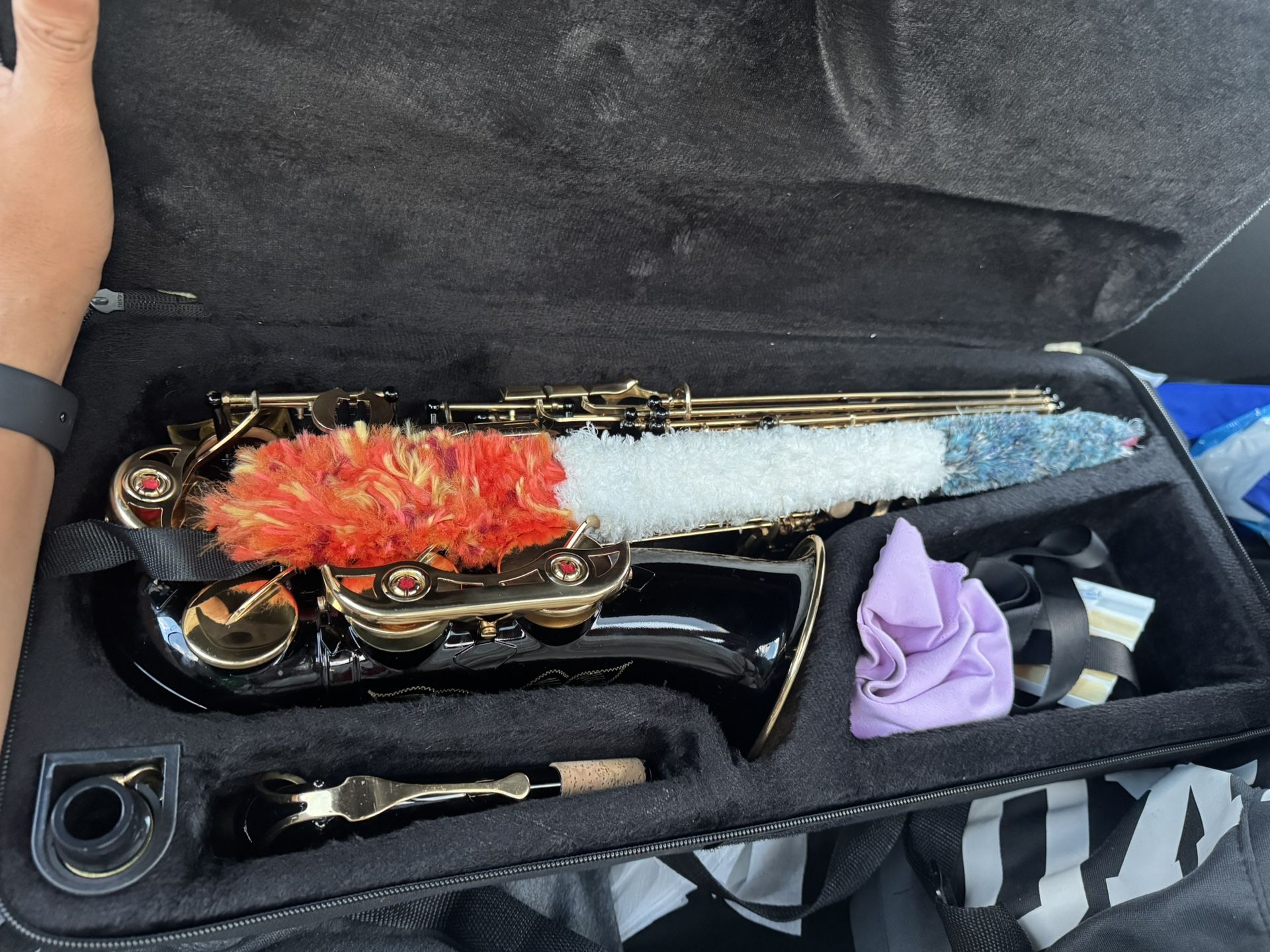  Alto Saxophone w/ Case & Accessories – Excellent Condition – Ready to Play!