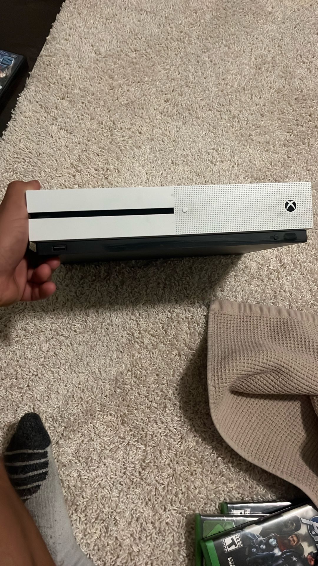 XBOX ONE S (GAMES INCLUDED)  