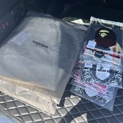 ‼️Essential shorts and bape‼️