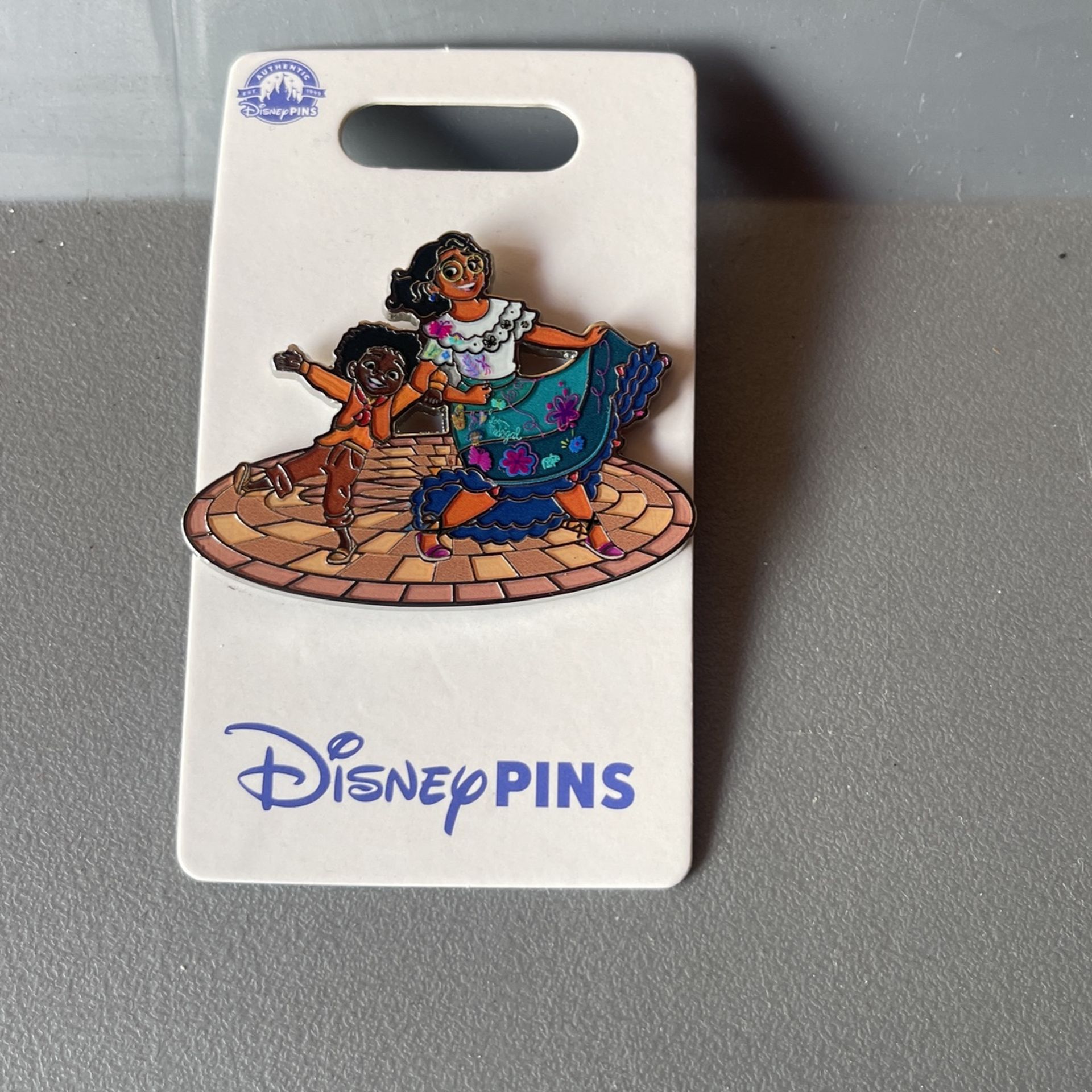 DISNEY PIN