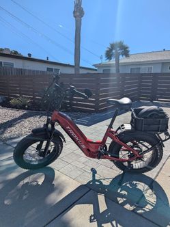 Troxus Lynx Plus 20 inch electric bike with fat tires, Smith helmet + accessories