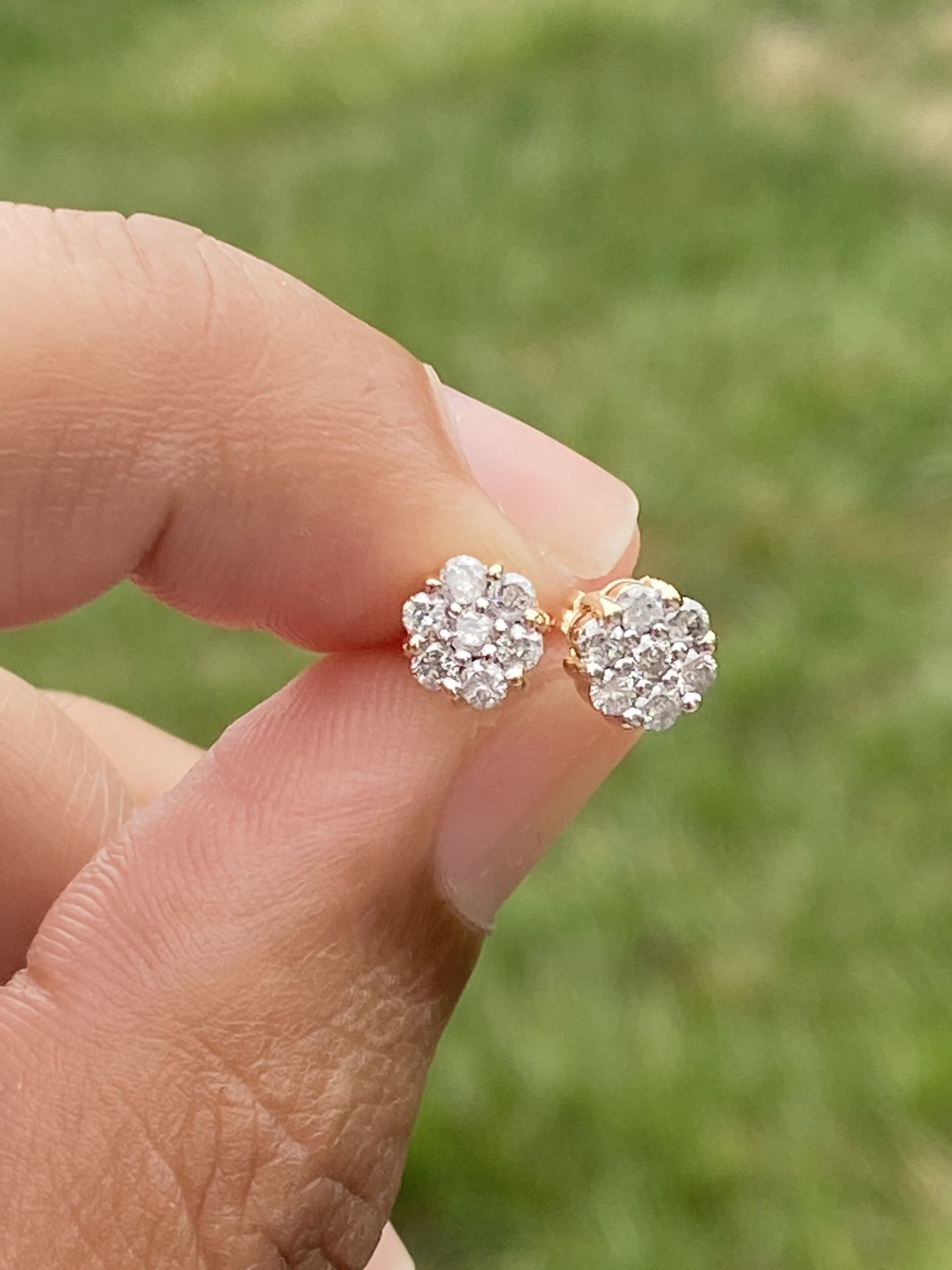 10k gold 1/2 carat diamonds 1/4 each earring