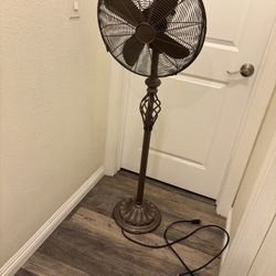 Used Floor 3 Speed Floor Fan
