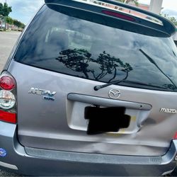 2004 Mazda MPV