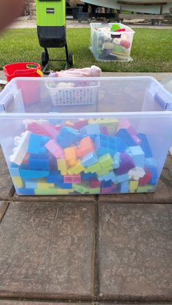 Mega blocks or big Legos