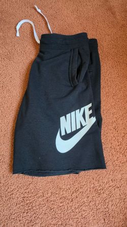 Size M  nike shorts blk