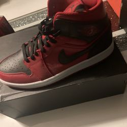 Air Jordan 1 Mid Size 12