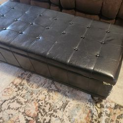 Free Storage Ottoman 