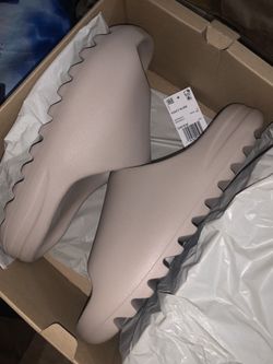 Yeezy Slides Beige