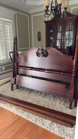 Solid Cherry Queen Four-Poster Pencil Post Bed – Colonial Furniture