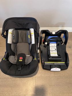 Doona car seat stroller with base