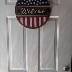Patriotic "Welcome" Round Sign 15"