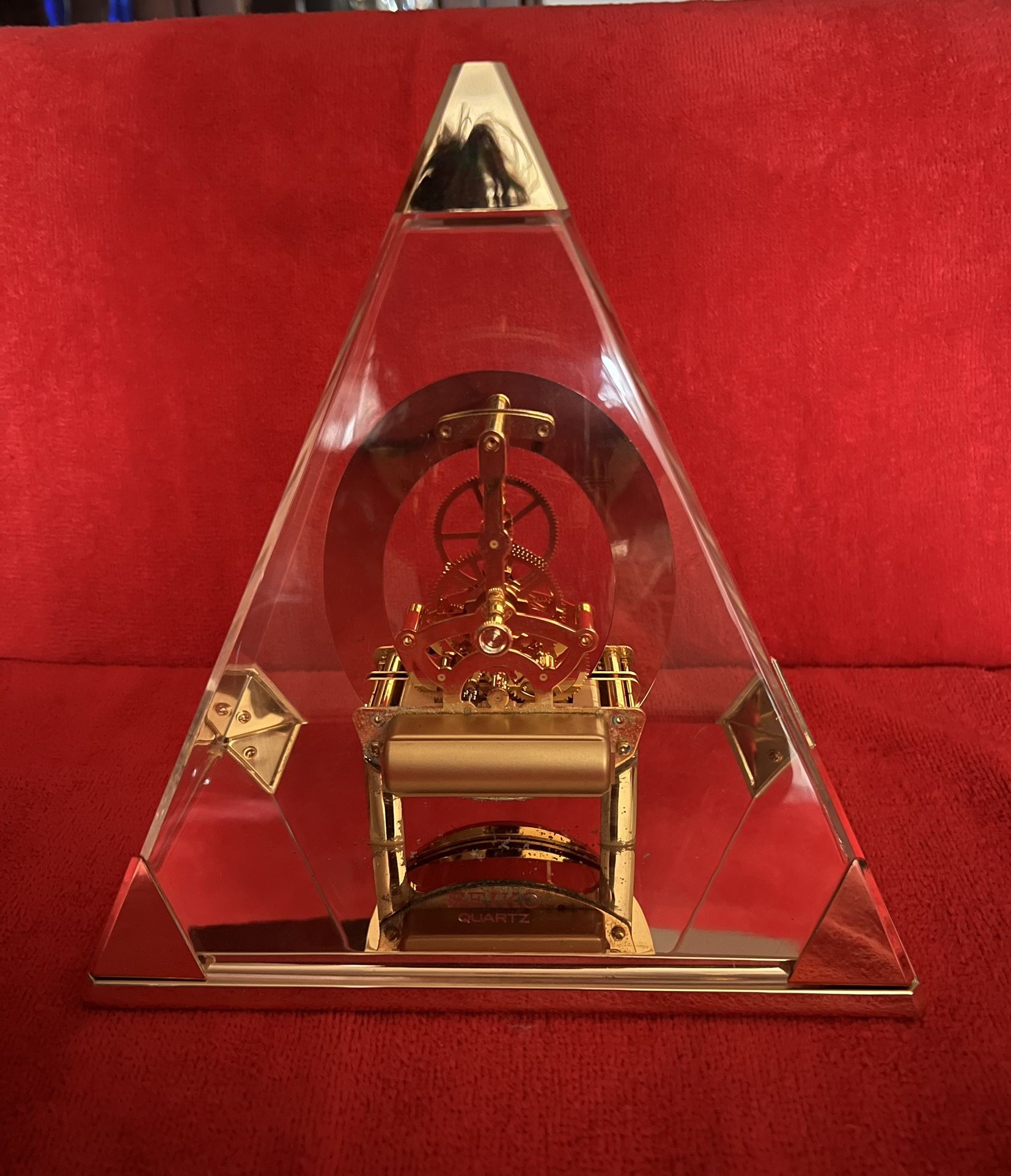 Vintage Seiko Lucite Brass Pyramid Skeleton Mantle Clock Quarts