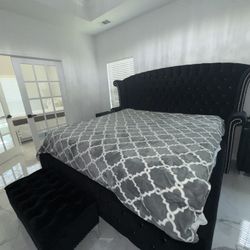 Luxury King Size Bedroom Set