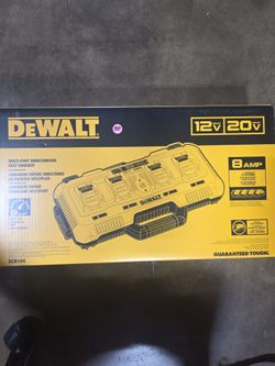 DEWALT DCB104 Multi-Port Fast Charger 12V/20V