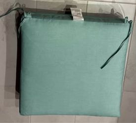 NEW 1 deep seat cushion set for patio chair- teal