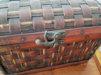 Small picnic like basket