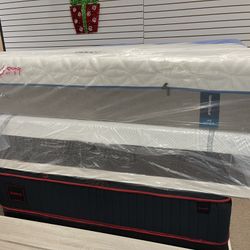 KING SIZE TEMPURPEDIC LUXE PLUSH 🎄