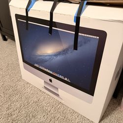 Apple iMac Desktop (21.5” LED)