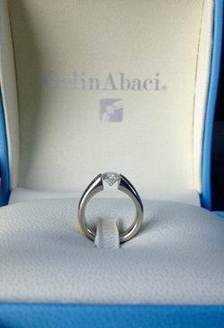 Gelin Abaci tension wedding ring