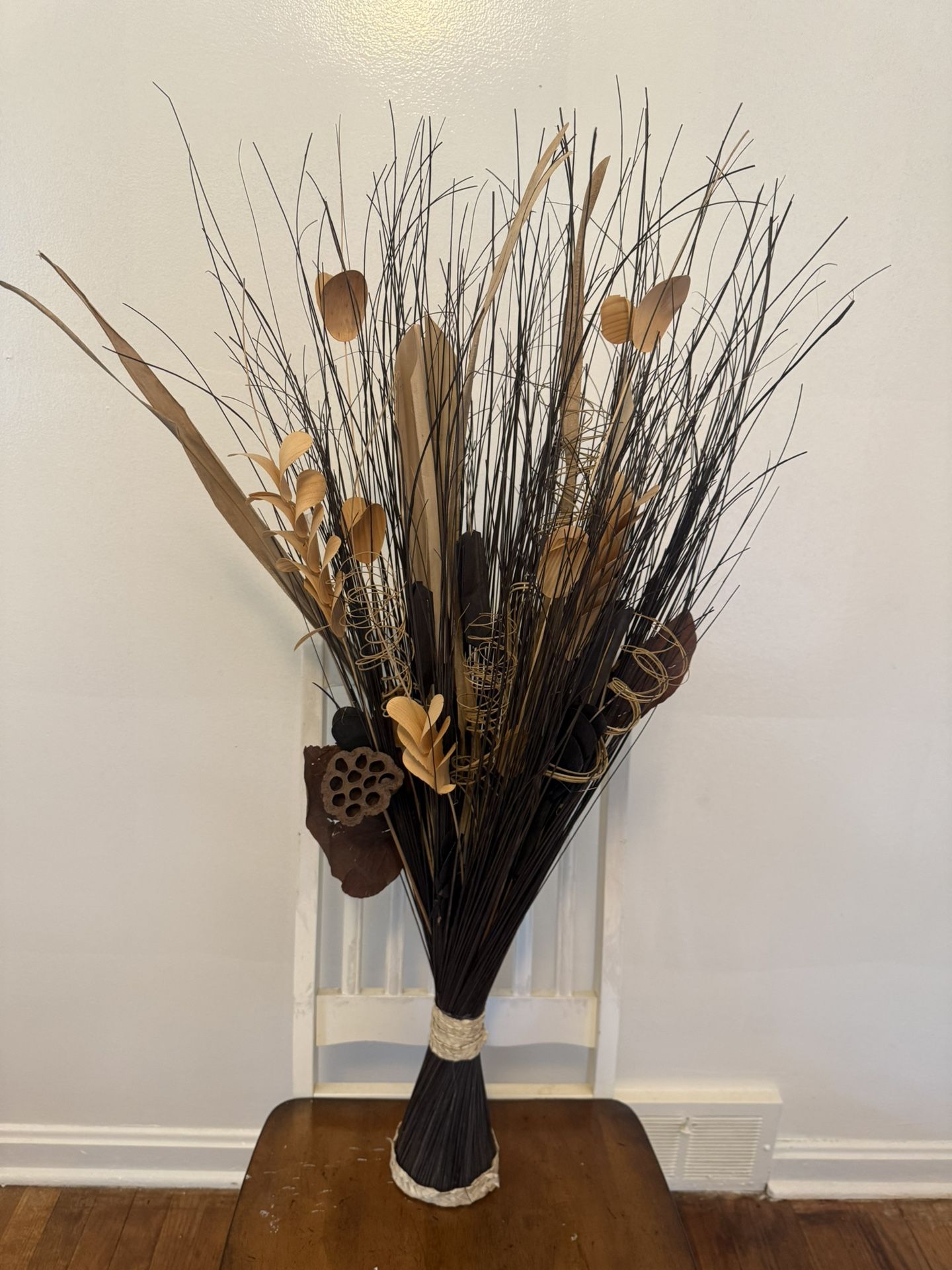 Decorative Dried Plant Arrangement