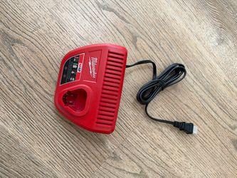Milwaukee M12 Battery Charger