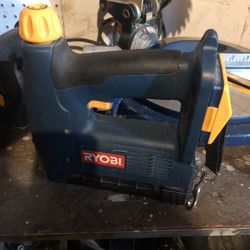 Ryobi One Staple Gun 20$ Obo 