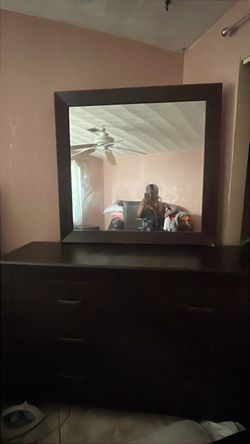 Bedroom Set – Bed, Dressers & Mirror