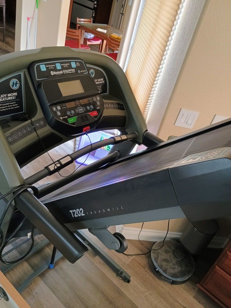 Horizon T202 Treadmill