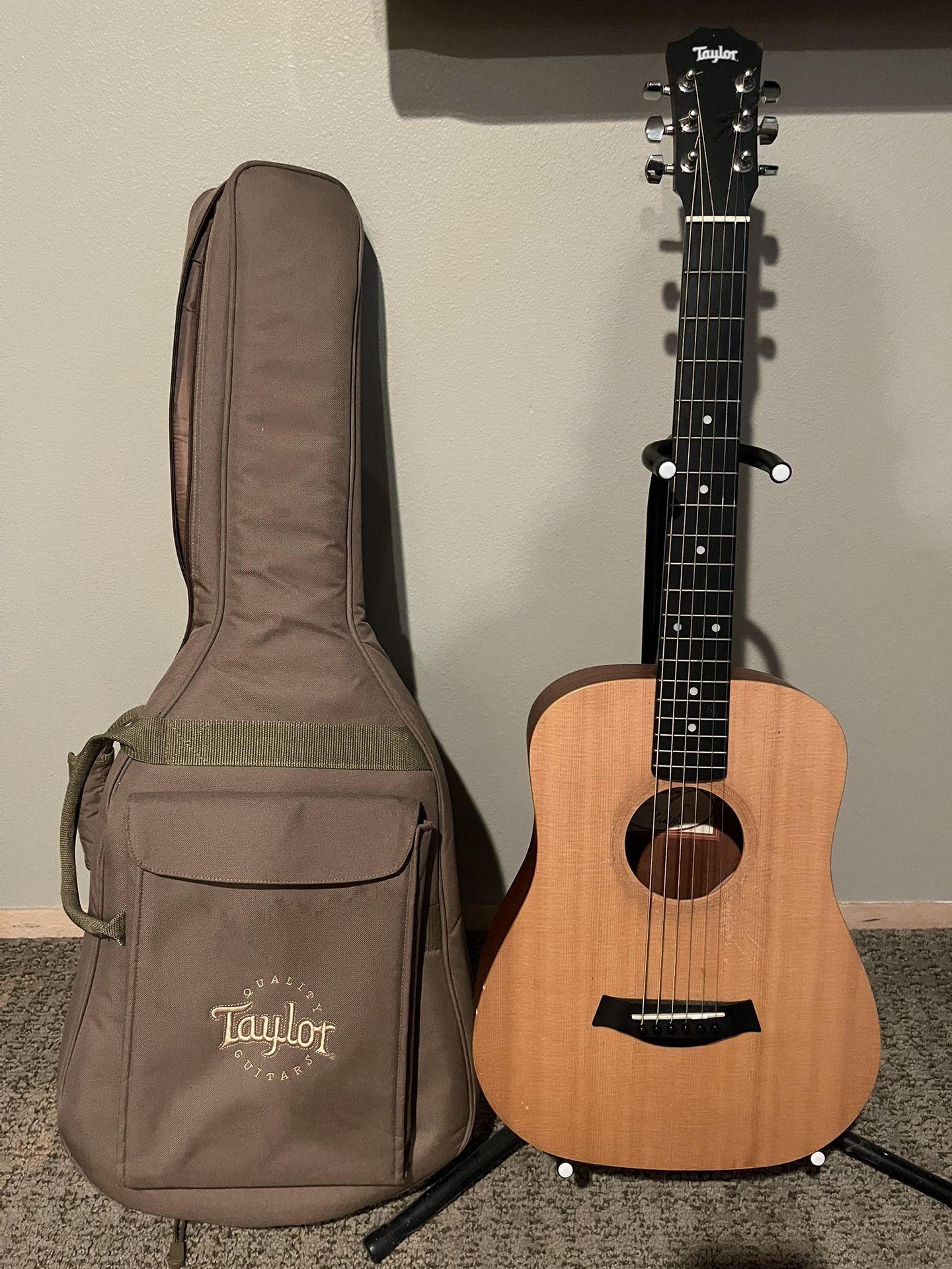 Baby Taylor 305 Acoustic Guitar 