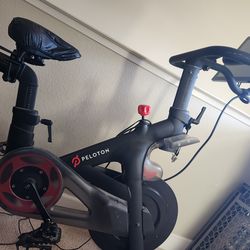 Peloton excerise bike