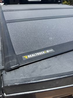 RealTruck Bakflip MX4 Tonneau Cover