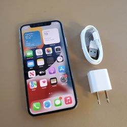 iPhone X 256gb - UNLOCKED - Like New  