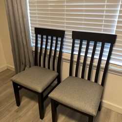 2 Dining Chairs 