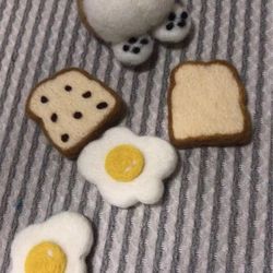 Wool felt toast hair clip brooch necklace accessories