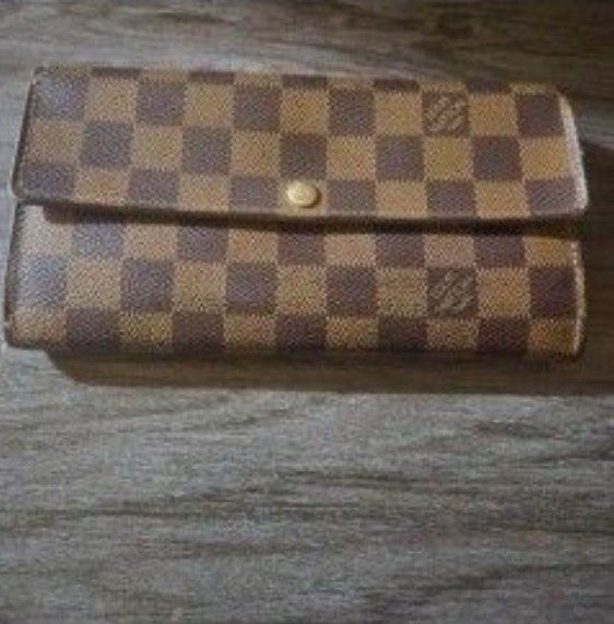 Louis Vuitton Women's Wallet