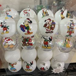 Mickey Mouse tree decoration