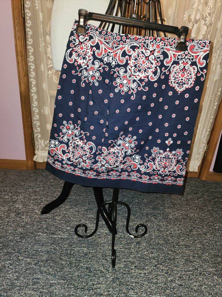 Talbot Size 4 Skirt With Zipper Side