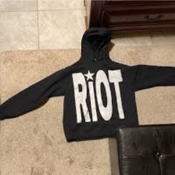 Riot hoodie uvsails