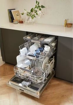 Bosch Dishwasher - new in box