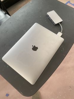 MacBook Pro 2019 256gb 8gb RAM