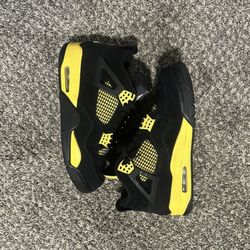 Yellow Thunder Jordan 4