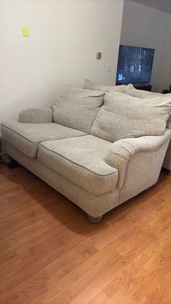 FREE COUCHES