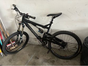 YETI ASX dual suspension mountain bike.