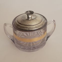 Antique Vtg Cut Glass Covered Sugar Bowl Sterling Silver Lid Gold Accent Trim.
Pre-owned, good shape, please see the photos. No chips or cracks.
Tot