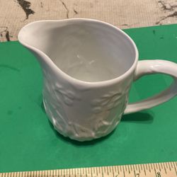 Peppertree Tabletops Ceramic Pouring Mug