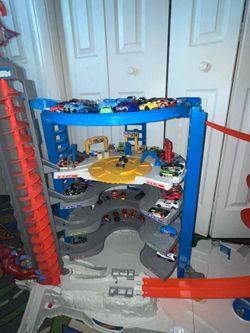 Hot Wheels Super Ultimate Garage Playset