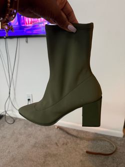 Shoes size 10