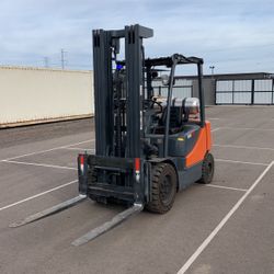 6K Capacity Forklift