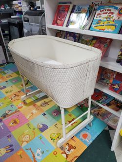 Vintage Baby Bassinet